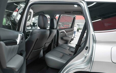 Mitsubishi Pajero Sport III рестайлинг, 2017 год, 2 550 000 рублей, 7 фотография