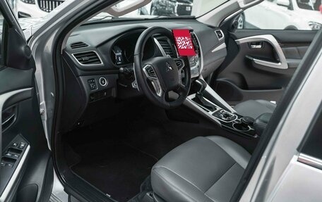 Mitsubishi Pajero Sport III рестайлинг, 2017 год, 2 550 000 рублей, 6 фотография