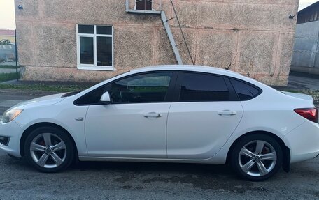 Opel Astra J, 2013 год, 690 000 рублей, 1 фотография