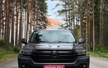 Toyota Land Cruiser 200, 2011 год, 2 490 000 рублей, 1 фотография