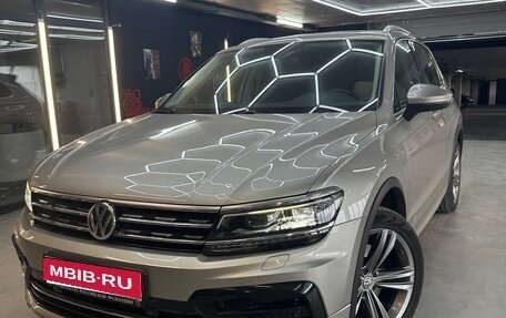 Volkswagen Tiguan II, 2019 год, 2 850 000 рублей, 1 фотография