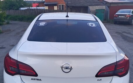 Opel Astra J, 2013 год, 690 000 рублей, 4 фотография