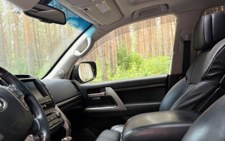Toyota Land Cruiser 200, 2011 год, 2 490 000 рублей, 10 фотография
