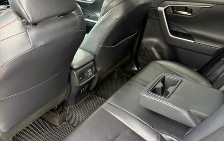 Toyota RAV4, 2019 год, 2 850 000 рублей, 13 фотография