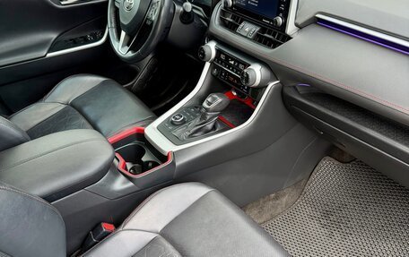 Toyota RAV4, 2019 год, 2 850 000 рублей, 33 фотография