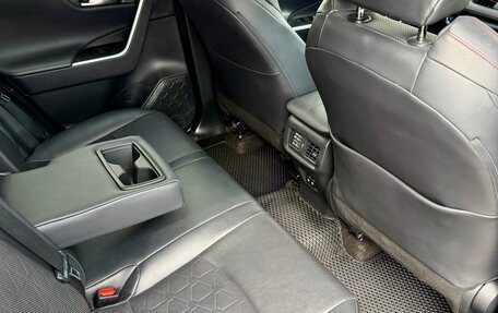 Toyota RAV4, 2019 год, 2 850 000 рублей, 30 фотография