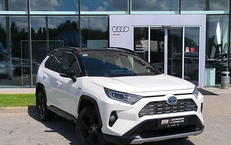 Toyota RAV4, 2019 год, 2 670 000 рублей, 6 фотография