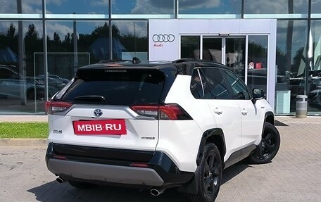 Toyota RAV4, 2019 год, 2 670 000 рублей, 3 фотография