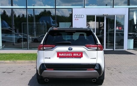 Toyota RAV4, 2019 год, 2 670 000 рублей, 8 фотография