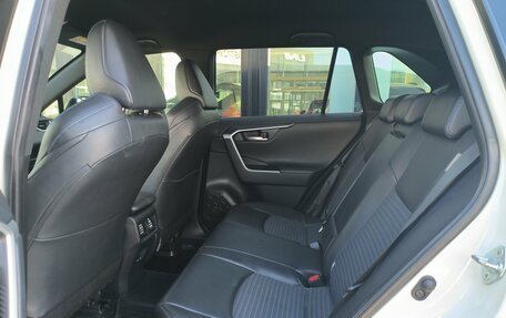 Toyota RAV4, 2019 год, 2 670 000 рублей, 38 фотография