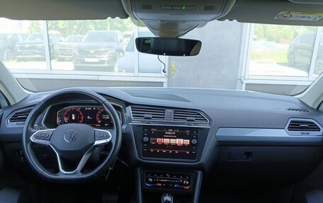Volkswagen Tiguan II, 2021 год, 3 049 000 рублей, 13 фотография