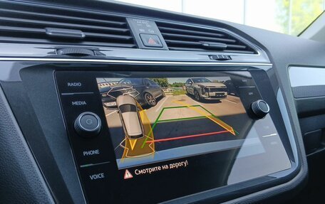 Volkswagen Tiguan II, 2021 год, 3 049 000 рублей, 17 фотография