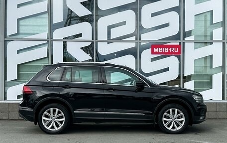 Volkswagen Tiguan II, 2018 год, 2 750 000 рублей, 5 фотография