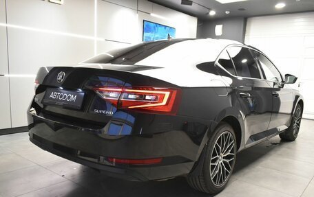 Skoda Superb III рестайлинг, 2017 год, 1 980 000 рублей, 8 фотография