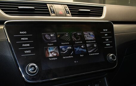 Skoda Superb III рестайлинг, 2017 год, 1 980 000 рублей, 23 фотография