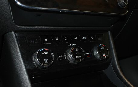 Skoda Superb III рестайлинг, 2017 год, 1 980 000 рублей, 21 фотография