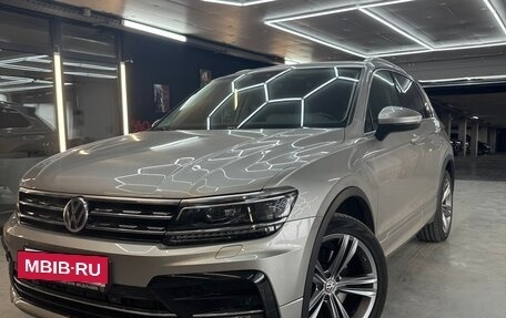 Volkswagen Tiguan II, 2019 год, 2 850 000 рублей, 2 фотография