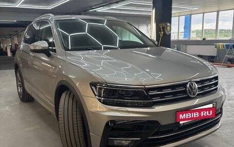 Volkswagen Tiguan II, 2019 год, 2 850 000 рублей, 3 фотография
