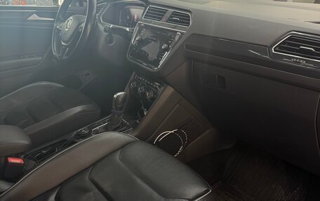 Volkswagen Tiguan II, 2019 год, 2 850 000 рублей, 10 фотография