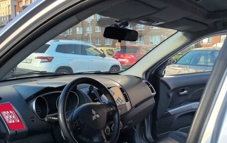 Mitsubishi Outlander III рестайлинг 3, 2007 год, 1 300 000 рублей, 4 фотография