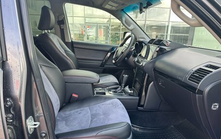 Toyota Land Cruiser Prado 150 рестайлинг 2, 2016 год, 3 663 000 рублей, 7 фотография