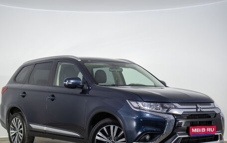 Mitsubishi Outlander III рестайлинг 3, 2019 год, 2 399 000 рублей, 1 фотография