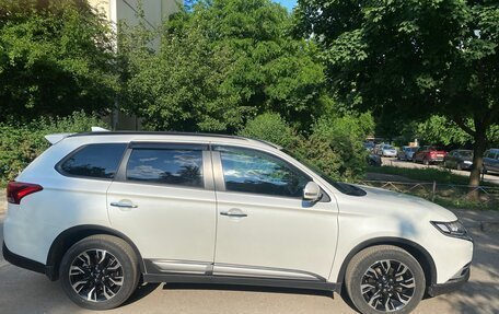 Mitsubishi Outlander III рестайлинг 3, 2021 год, 3 500 000 рублей, 4 фотография