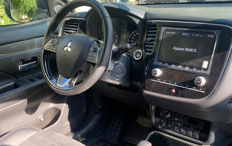 Mitsubishi Outlander III рестайлинг 3, 2021 год, 3 500 000 рублей, 7 фотография