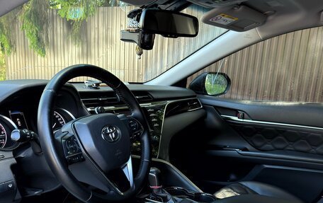 Toyota Camry, 2018 год, 2 550 000 рублей, 4 фотография