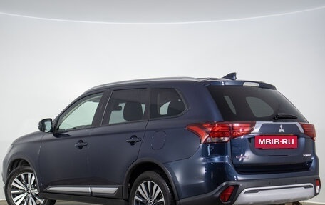 Mitsubishi Outlander III рестайлинг 3, 2019 год, 2 399 000 рублей, 7 фотография
