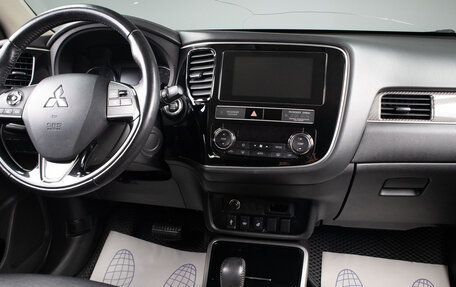 Mitsubishi Outlander III рестайлинг 3, 2019 год, 2 399 000 рублей, 9 фотография