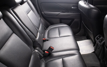 Mitsubishi Outlander III рестайлинг 3, 2019 год, 2 399 000 рублей, 21 фотография