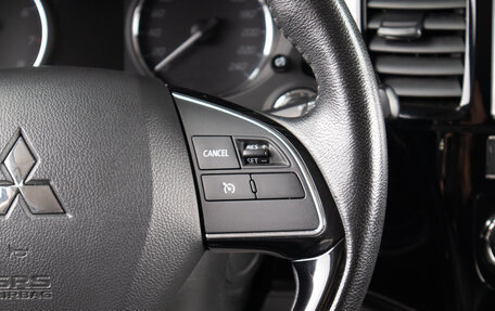 Mitsubishi Outlander III рестайлинг 3, 2019 год, 2 399 000 рублей, 11 фотография