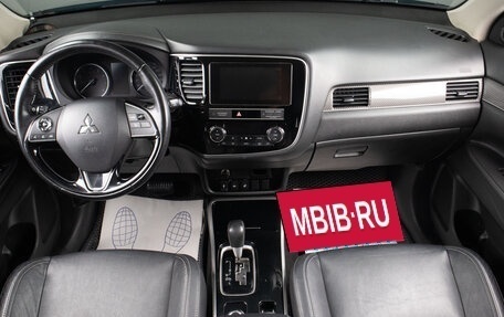 Mitsubishi Outlander III рестайлинг 3, 2019 год, 2 399 000 рублей, 8 фотография