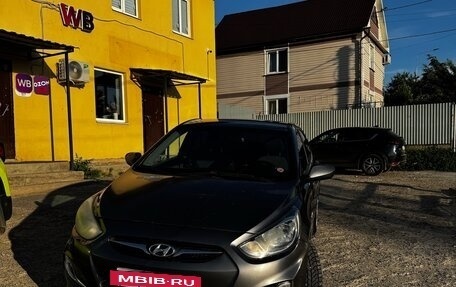 Hyundai Solaris II рестайлинг, 2012 год, 680 000 рублей, 2 фотография