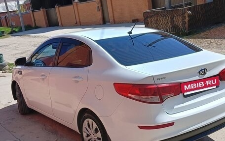 KIA Rio III рестайлинг, 2015 год, 840 000 рублей, 2 фотография