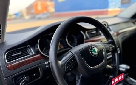 Skoda Superb III рестайлинг, 2011 год, 699 000 рублей, 18 фотография