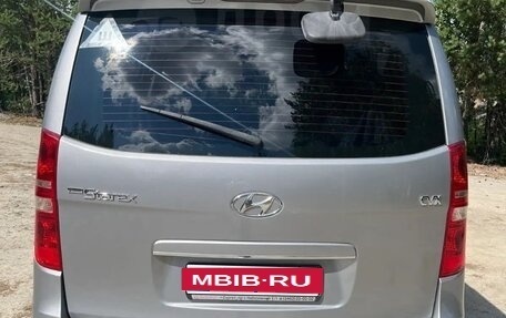 Hyundai Grand Starex Grand Starex I рестайлинг 2, 2011 год, 2 000 000 рублей, 2 фотография