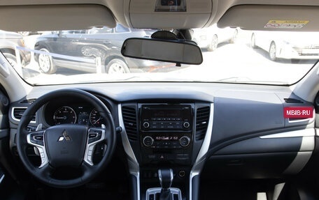 Mitsubishi Pajero Sport III рестайлинг, 2019 год, 2 788 000 рублей, 12 фотография