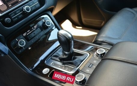 Volkswagen Touareg III, 2012 год, 1 999 999 рублей, 14 фотография