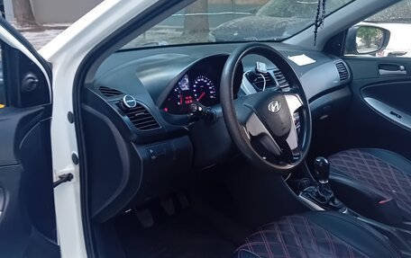Hyundai Solaris II рестайлинг, 2015 год, 420 000 рублей, 8 фотография