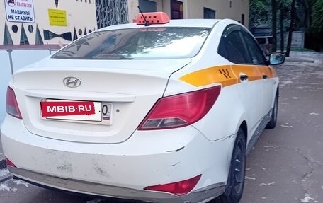 Hyundai Solaris II рестайлинг, 2015 год, 420 000 рублей, 4 фотография