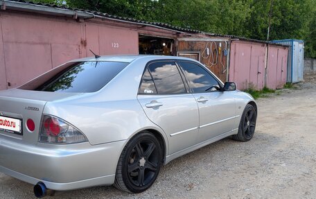 Toyota Altezza, 2004 год, 890 000 рублей, 4 фотография