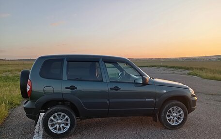Chevrolet Niva I рестайлинг, 2018 год, 500 000 рублей, 4 фотография