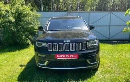 Jeep Grand Cherokee, 2019 год, 5 000 000 рублей, 24 фотография