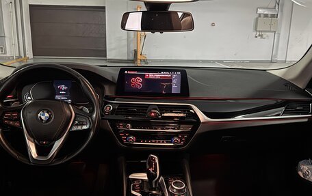 BMW 5 серия, 2020 год, 3 050 000 рублей, 9 фотография