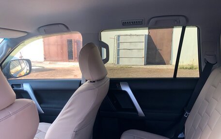 Toyota Land Cruiser Prado 150 рестайлинг 2, 2019 год, 6 300 000 рублей, 6 фотография