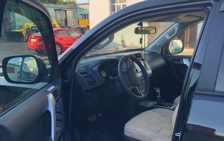 Toyota Land Cruiser Prado 150 рестайлинг 2, 2019 год, 6 300 000 рублей, 5 фотография