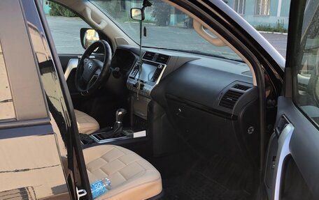 Toyota Land Cruiser Prado 150 рестайлинг 2, 2019 год, 6 300 000 рублей, 16 фотография