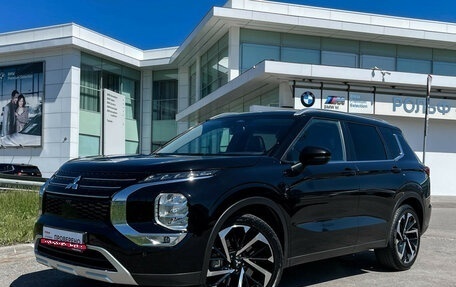 Mitsubishi Outlander, 2023 год, 4 320 000 рублей, 1 фотография